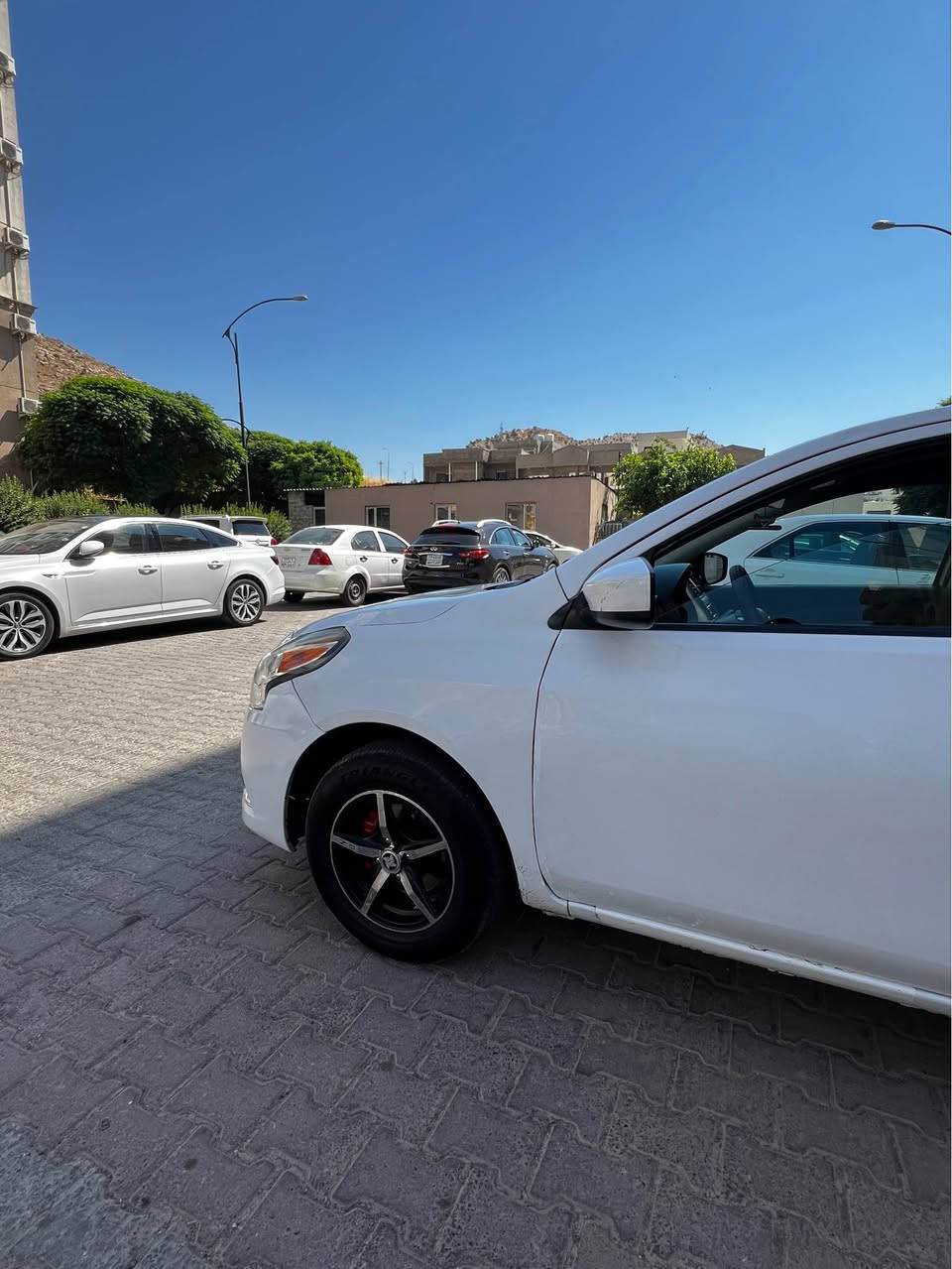 Nissan versa 2016 يك پارجه تبديل شه ريكه رقم سنوي ٢٠٢٧ ٤ تاير جديد٣ دولار خرامه سه ر  گير مكينه شرط*********** دهوك, العراق
