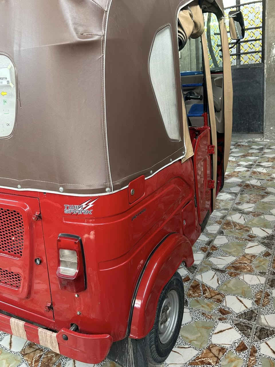 سلام عليكم تكتك لبيع مكاني سبع قصور سعر 8/900بيه مجال لطيبين رقمي ***********
