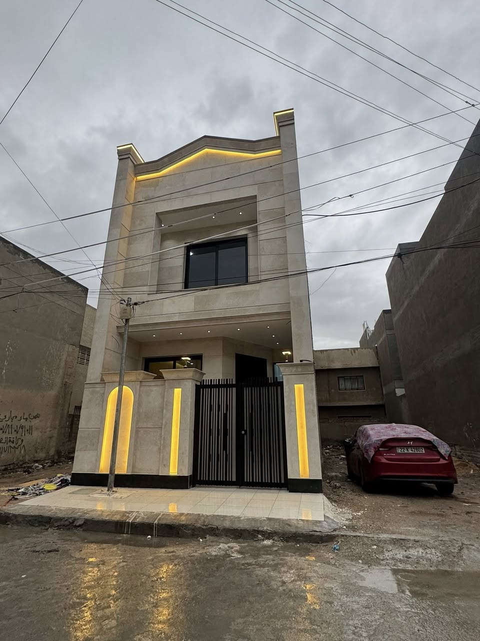 دار 100 م للبيع المخابرات مربع ال٣٠٠

 زيرو واجهة 5 م 

يحتوي على 4 غرف 

 وصحيات عدد 3

بناء حديث درجة اولى واجهة مرمر 

حي الجهاد المخابرات مربع 300

للاستفسار اتصال أو واتساب 

*********** 
واتساب موجود
