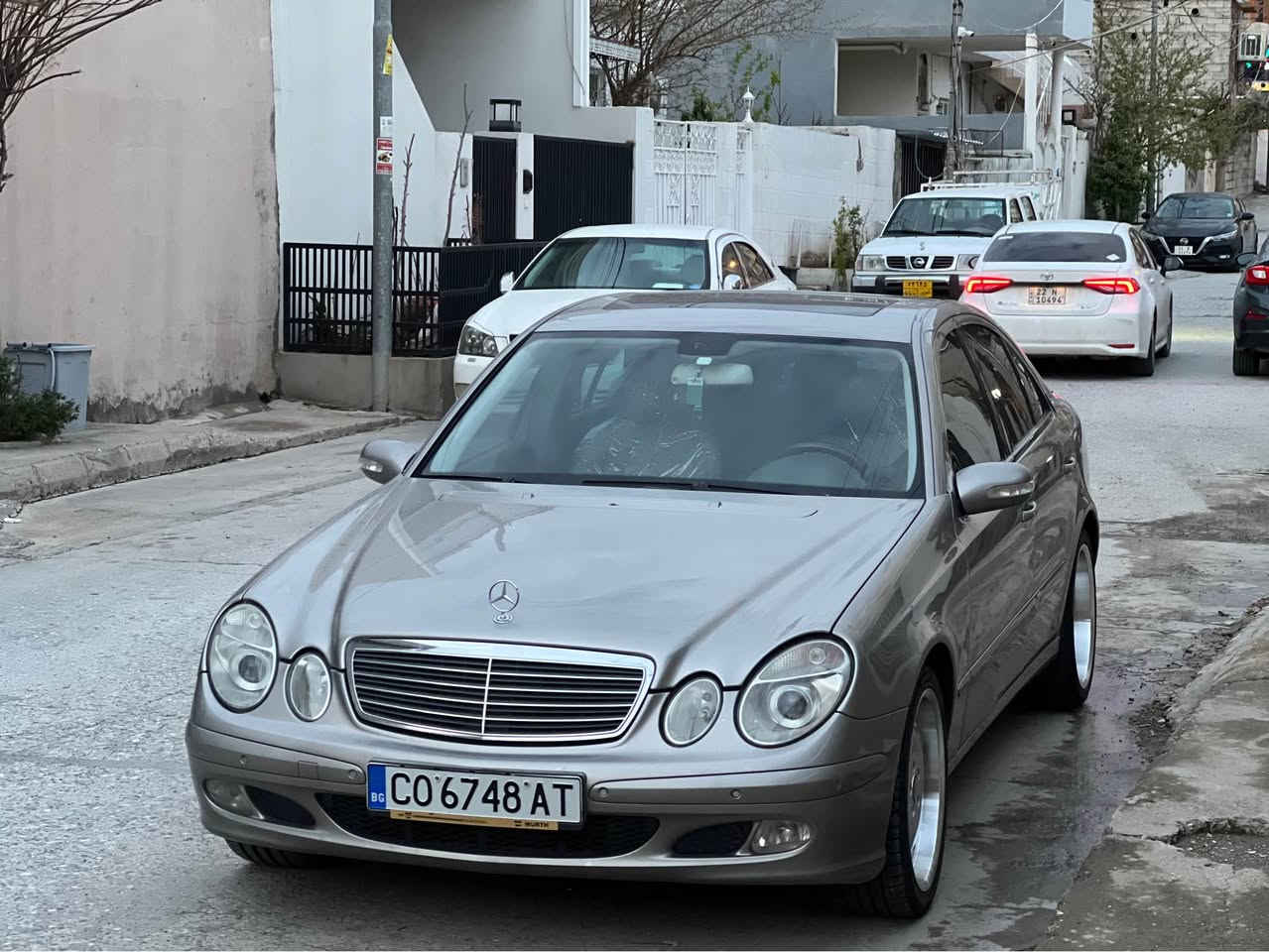 نەبوەو ناشبێ لەوە چوانتر فول فول  ناو زەردی مەرغوب جرکەو گەڵایەک شوێن ڕانیە بێلێدرانو قەپو قۆپ *********** Singapore
