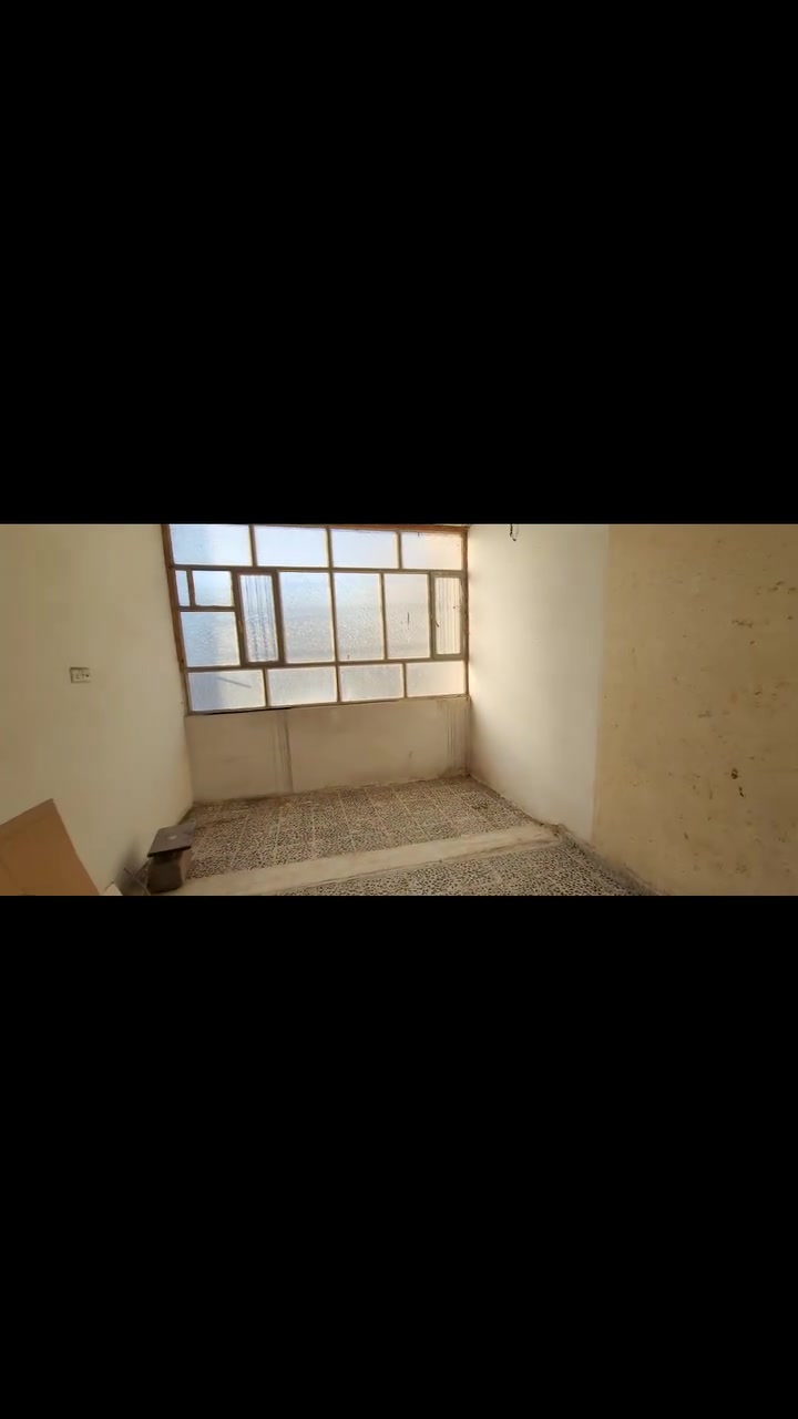 السلام عليكم عقار للبيع في منطقه بغداد الجديده شارع المسبح المساحه ١٣٣ متر يحتوي على استقبال +غرفه ضيوف +غرفه داخليه +مطبخ وصحيات عدد ٢ داخلي و واحد خارجي 
الطابق الثاني يحتوي على اربع غرف + صحيات 
مكلف بالنشر لل استفسار الاتصال 
محمد *********** 
وليد    0790493668
