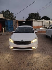 سيراتو 2017 خليجي محرك 1600 ما مفتوح بيه  تكحيلات بسيطه محرك كير حدادي...