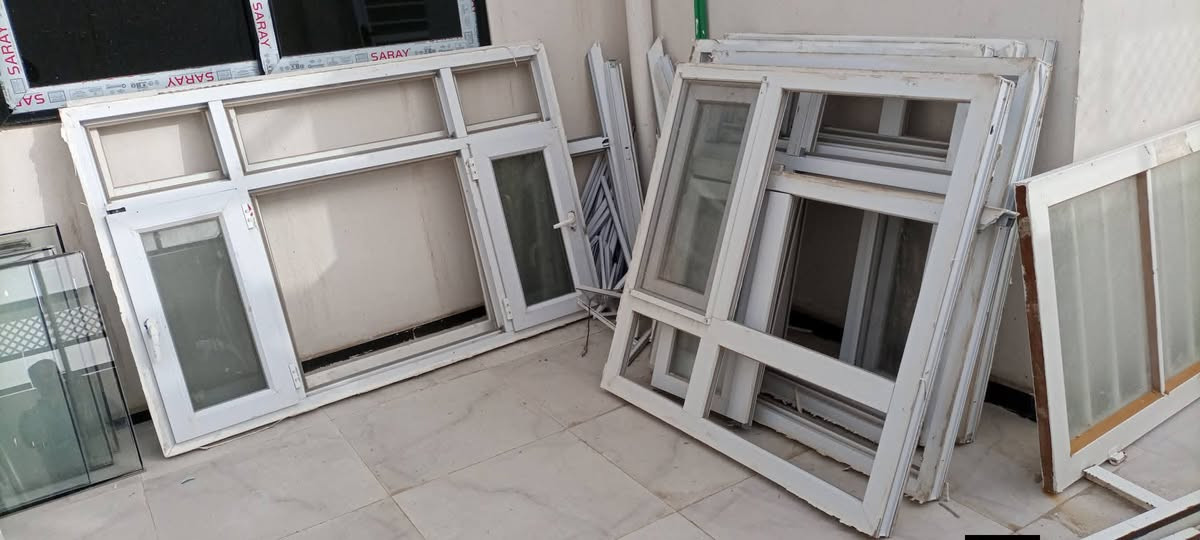 ابواب وشبابيك مع الجام كاملات للبيع
العنوان المناذرة 
***********

