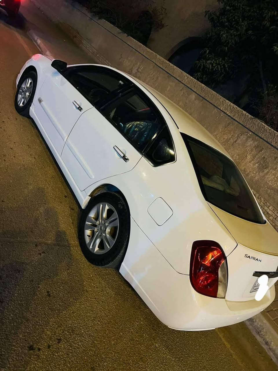 السلام عليكم رينو سافران 2010 السياره جاهزه  من كلشي كير مكينه حداديه تبريد كله كفاله مكينه حجم 2000 السياره بيه 4 قطع صبغ سبب شخوط بدون حادث كفاله رقم بابل تحويل ثاني يوم السعر 83 وبيه مجال 
الاستفسار ***********
