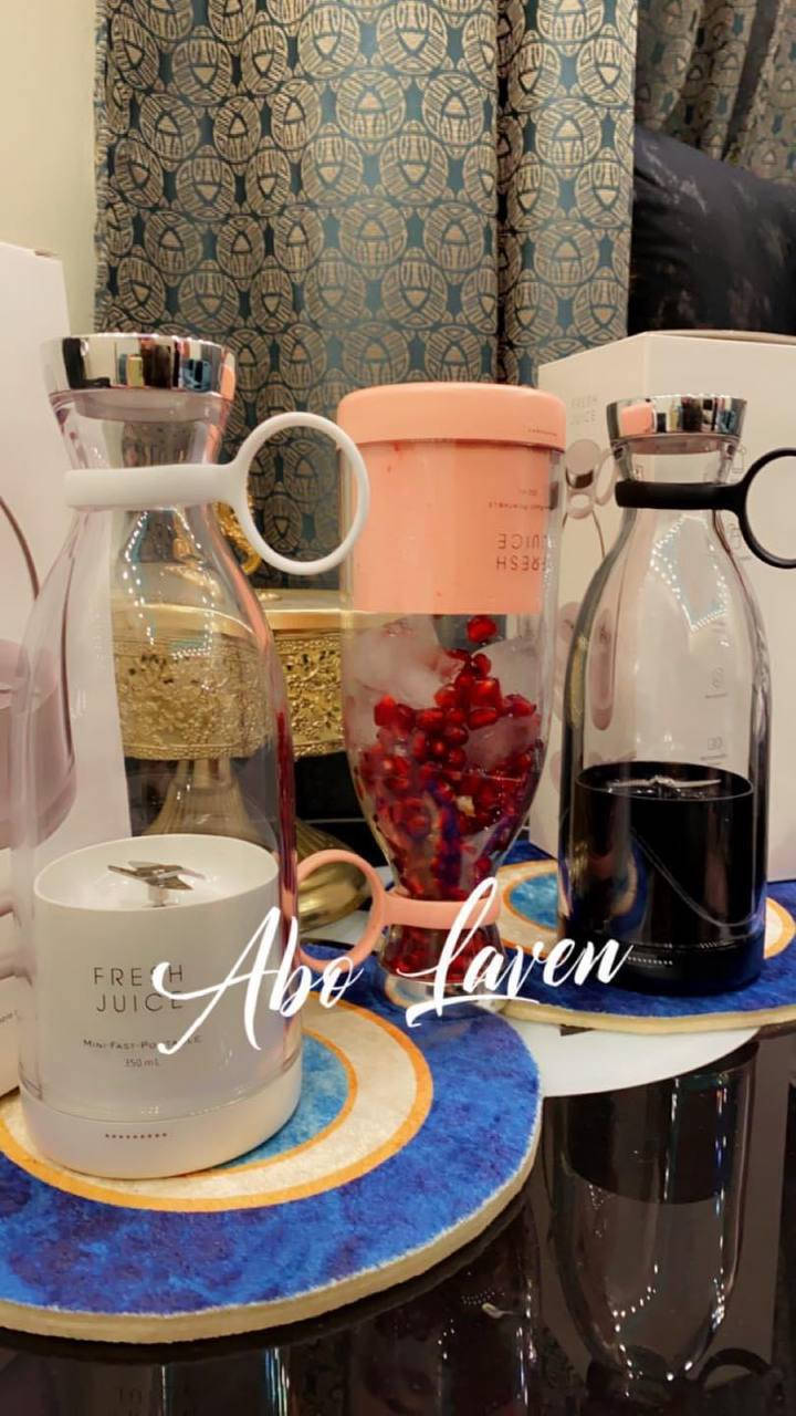 بلندر الاصلي من شركة fresh juice ♥️ الخلاط رقم #1 مبيعاً في العالم
لإصحاب الذوق الرفيع والمميزين
تاخذه وياك وين ما تروح وتسوي المشروب الي يعجبك

تتمرن وتروح للجم اخلط مشروب البروتين الي تحبة
يعني خلاط مناسب للكل 

مميزاته:
1-خفيف الوزن وسهل الحمل
2-سهل التنظيف
3-يعمل عن طريق شحن
4-ياتي مع شاحن لاسلكي سريع جداً
5-شفرات حادة وسريعة جدا لخلط جميع انواع المشروبات وحتى الثلج
6-حجمة ٣٥٠ ملم

متوفر باللونين وردي💖 ابيض🤍
السعر 
🚘 يوجد خدمة توصيل لجميع محافظات العراق ٤ الاف 🚘


**إذا كنت صاحب هذا الإعلان وتريد حذفه لأي سبب، رجاءا أرسل رسالة إلى الدعم الفني**