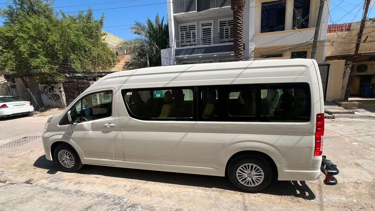 سياره هايس بوز وكالة شركه ساس موديل ٢٠٢٥ 
السيارة تحت الضمان ثمانية تبدلات دهن مجاني او ٤٠ الف  ماشيه اقل الست الاف 
كراسي محور الارضيه سفري الكشنات تلبيس خلية نحل 
درع بوشيه مع كرس قلاب 
بيع او مراوس بهايس ١٦ او ١٧ او ١٨ تكون نضيفة وماشية قليل

للتواصل على الرقم ***********
فقط رقم اتصال وواتساب موجود
