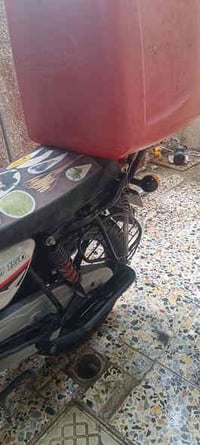 دراجه بوكسر مديل ٢٣ نضافه خير من الله مابيع اي نقص اورق كامله سعر ١١٠٠...