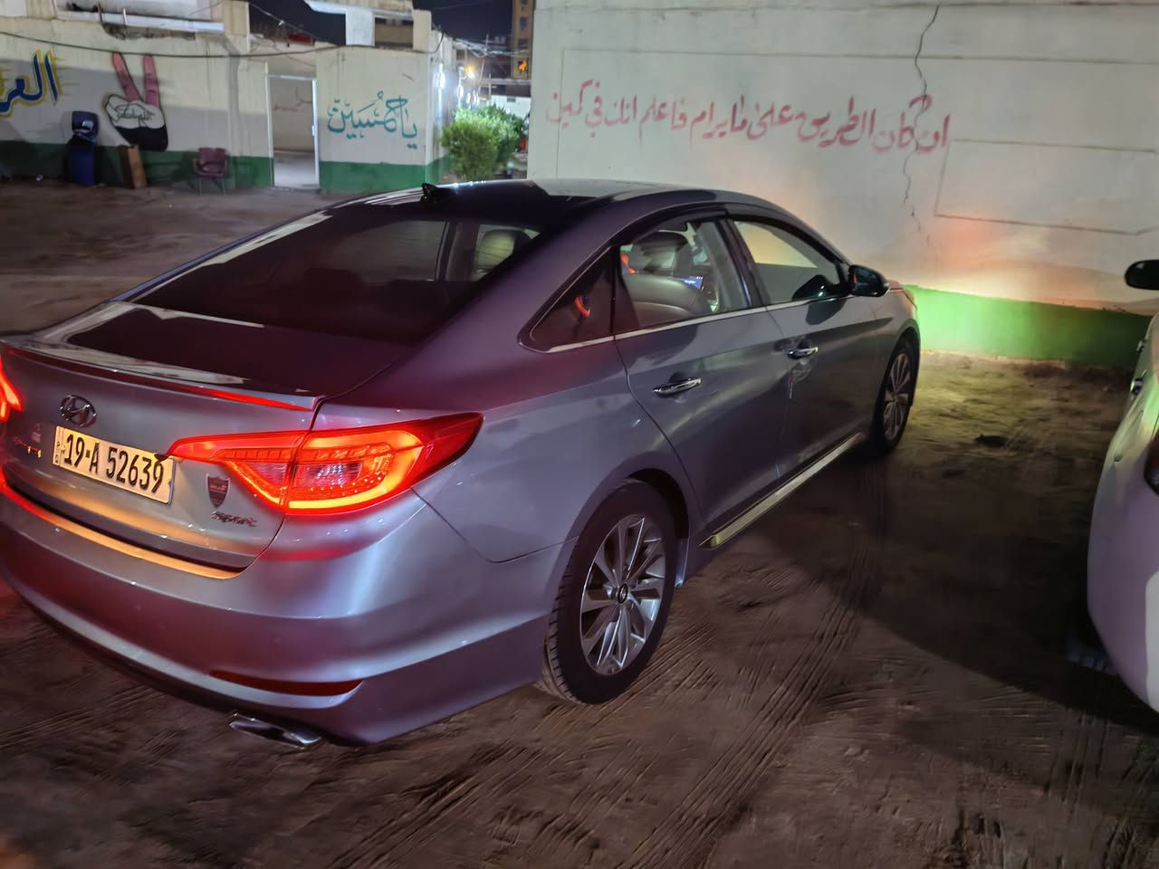هيونداي سوناتا
2015 رقمها كربلاء وبأسمي ثاتي يوم احولك
سياره امريكي سبورت بيها بس بنيد صبغ ربع من البنيد كلشي بيها نضيف 
سياره فول مواصفات واحد ع واحد افحص اله تاخذها 
عنواني كربلاء.
الون سلفري او رصاصي رقمها كربلاء انكليزي 
سغر 135 وبيها مجال 
للاستفسار اتصل ***********
