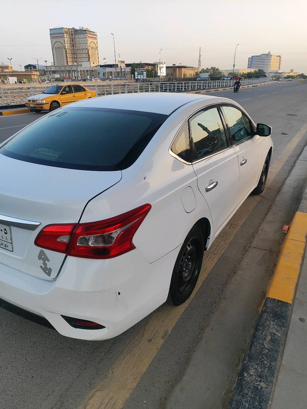 سلام عليكم 
للبيع نيسان سنترا وارد امريكي موديل 2019 ضربتها بنيد وجاملق جه العبري سياره ماشيه 145 رقم ذيقار باسمي 
سعر120 قابل للتفاوض 
عنوان بصره ابو الخصيب حمدان 
للتواصل ع هذا رقم ***********
