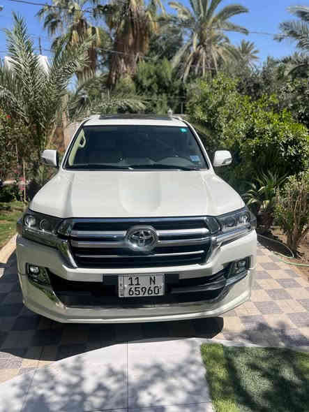 سلام عليكم تيوتا لاندكروزر.   لوك جديد ونضيف
موديل 2020

  كفالة عامة من كلشي وضع زيرو 
شركات

سيارا ماشيه  56

مواصفات سياره

فتحة سقف سلايت 

تشغيل عن بعد

كراسي جلد

كراسي كهرباء عدد 2 

دبل ماوس 

شاشة كبيرة وسط دشبول

٢ ايرباك

سستم صوت

اشاير ترحيب

٧ راكب

هوك سحب خلفي 

حساسات أمامية وخلفية وجوانب

لايت اسود 

لايت زنون 

سبايدر لكزز

كشاف لايت ضباب 

ويل كروم حجم ٢٠

سياره رقم بغداد انكليزي 
العنوان بابل الشوملي 
السعر 545
 ***********
 
‏
