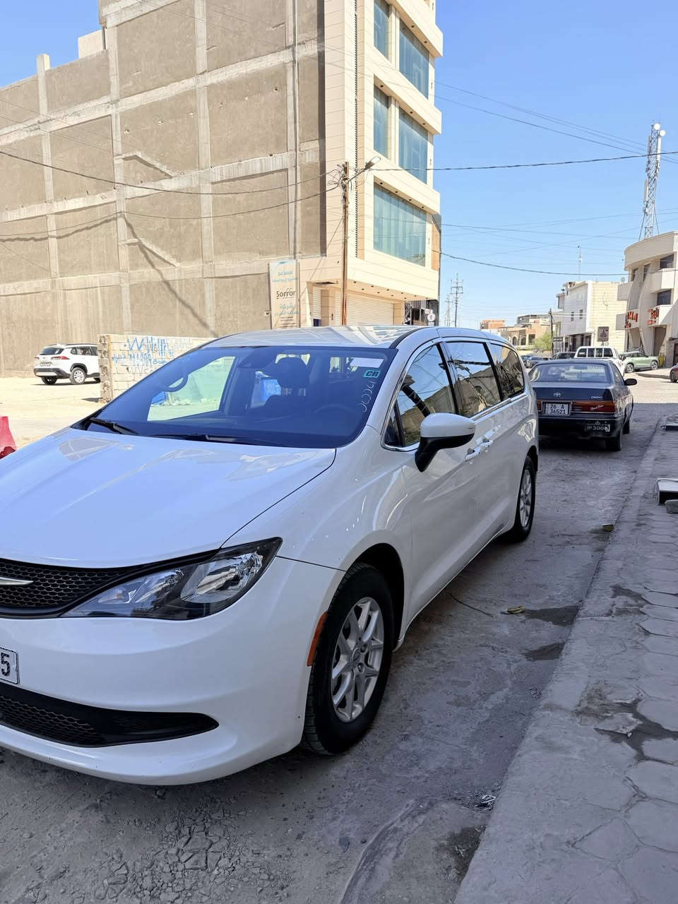 بسم الله الرحمن الرحيم
سلام عليكم

كرايسلر ڤويجر للبيع موديل 2023 او مراوس بسياره اقل 

 الموقع: البصرة 

 المواصفات

 تشغيل بصمة + تشغيل عن بعد

التبريد 3 قطع منفصل

 كشنات كهرباء

 بيبان كهرباء + الجنطة كهرباء

 شاشة + كاميرا خلفية

 داخل مخمل 

 رادار أمامي + نظام تحديد المسار

السياره رقم بصرة الجديد  

 السياره حلوه وجديده ضررها تقرير غرق وبيها المدكر الامامي جهة السايق كلير فقط

ماشية: 88  الف كيلو

السعر / 225 بيها مجال بسيط 

 للاستفسار: 
***********
