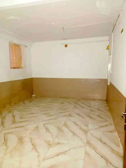 ياالله 

يوجد لدينا بيت للايجار حي ميسان شارع عوده مقابل حاجه الف مساحه 100متر مربع يحتوي على غرفه وصاله واستقبال ومطبخ وصحيات سعر الايجار الشهري 300الف كل شهر بشهره 

للاستفسار والمعلومات الاتصال بنا ع الارقام التاليه 

***********

***********

***********

او مراجعه مكتب ألروان للوساطه العقاريه والمقاولات العامه 

عنوان المكتب حي ميسان ع الشريط قرب صيدليه الشراع 

عندك بيت عرصه للبيع راسلنه وات ساب
