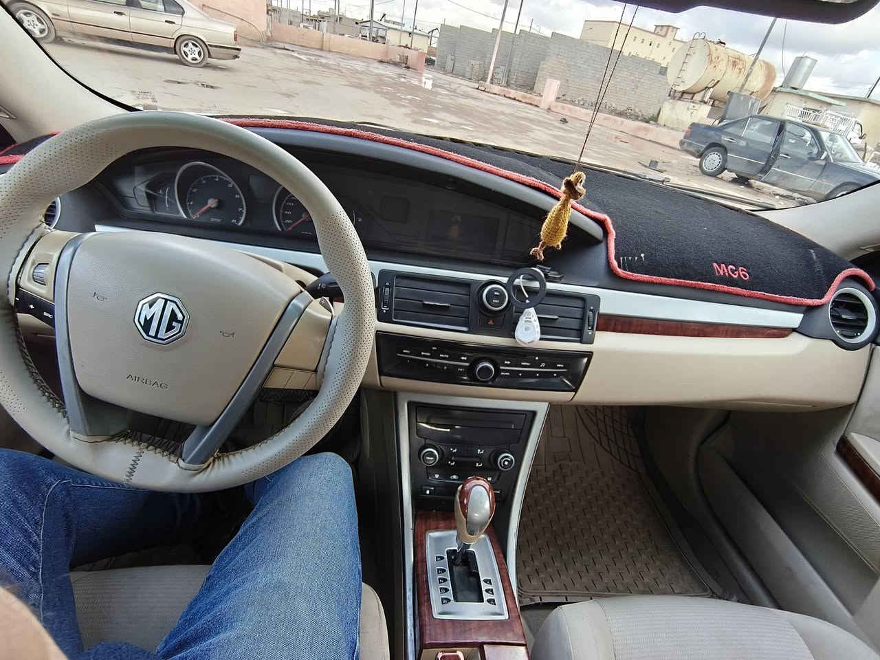 Mg6 2014
سيارة مال بيت استعمال شخصي
محرك 1800 اقتصادي وقوي
• أداء ثابت وناعم – بحياتك ما تسمع أدوانس
• كير أوتو + عادي 
• نظام ABS
• تحكمات ستيرن
• كامرة خلفية
• بصمة تشغيل
• تبريد + تدفئة وي سلف
• 4 إطارات جديدة
• بدون صبغ – فقط تكحيلات بسيطة جداً
• تحويل مباشر + شرط غرامه + سنويه لل 2030
سعر 83 
للتواصل 
*********** واتس اب 
 ‏‪***********‬‏ اتصال 
او فيس راسلني
