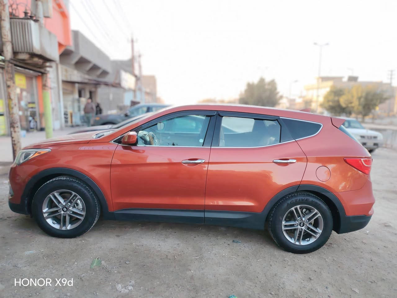 السلام عليكم..
1.سياره سنتافيا لون برتقالي 
2.موديل 2017 
مرقم بغداد (تحويل مباشر) 
السياره ليبل واحد بدون صبغ شرط
وراد أمريكي بدون حادث 
سونار موجود وياه
3.محرك 2400 jDi
4.تخم تاير جديد 
5.تبريد ثلج ممتاز جدا 
6.بطارية جديدة
7. فول تحكم ستيرن 
أرضيات جديدة 
سياره حلوه مواصفات معرفة هواي بيه مواصفات 
الاتصال على الرقم التالي. العنوان بغداد التاجي سبع البور شارع 60
***********
***********
