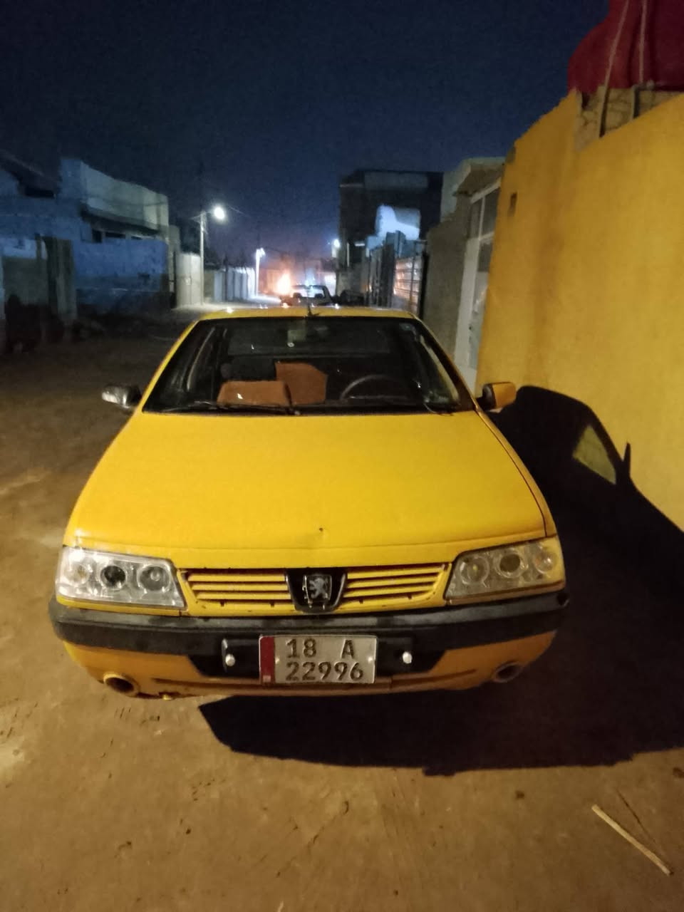 سلام عليكم بيجو 405 مديل 2013  بسمي رقم نكليزي مصفره هيه او غرامات مكينه او كير صار شهر من شادهن. السعر 33او بيه مجال. او مراوس حسب القناعه مكاني كربلاء. ***********.
