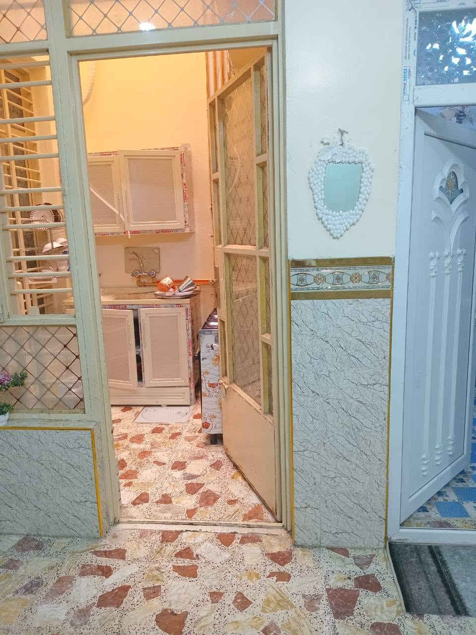 السلام عليكم دار البيع المساحة 122 طابقين 3غرف نوم بناء جديد سنة 2020 الأورفلي سوق الدجاج فرع مدرسة النوارس الأهلية للاستفسار ***********
