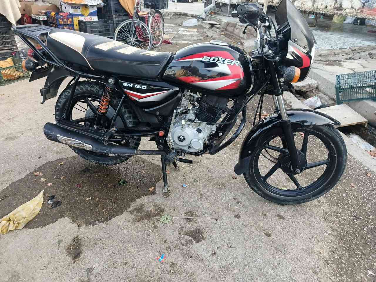 السلام عليكم دراجه بوكسر موديل ٢٠٢٢ مكفولة كفاله عامه اوراق 
***********
السعر مليون و٣٧٥
واسط قضاء الحي
