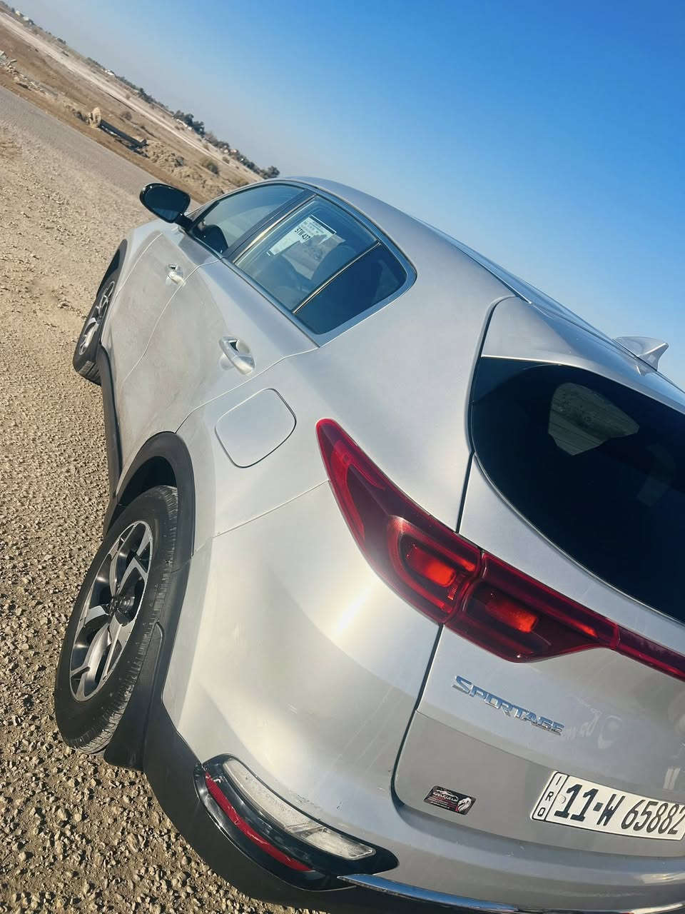 السلام عليكم 
اسبورتج 2020 امريكي
بيه بنيد فقط وجاملغ امامي جهت سايق مفتوح براعيها
وبيه بارد بصفحه
ماشيه 47 حقيقي
رقم بغداد بسمي
سياره جاهزه ونضيفه 
مكانه حله 
***********
***********
