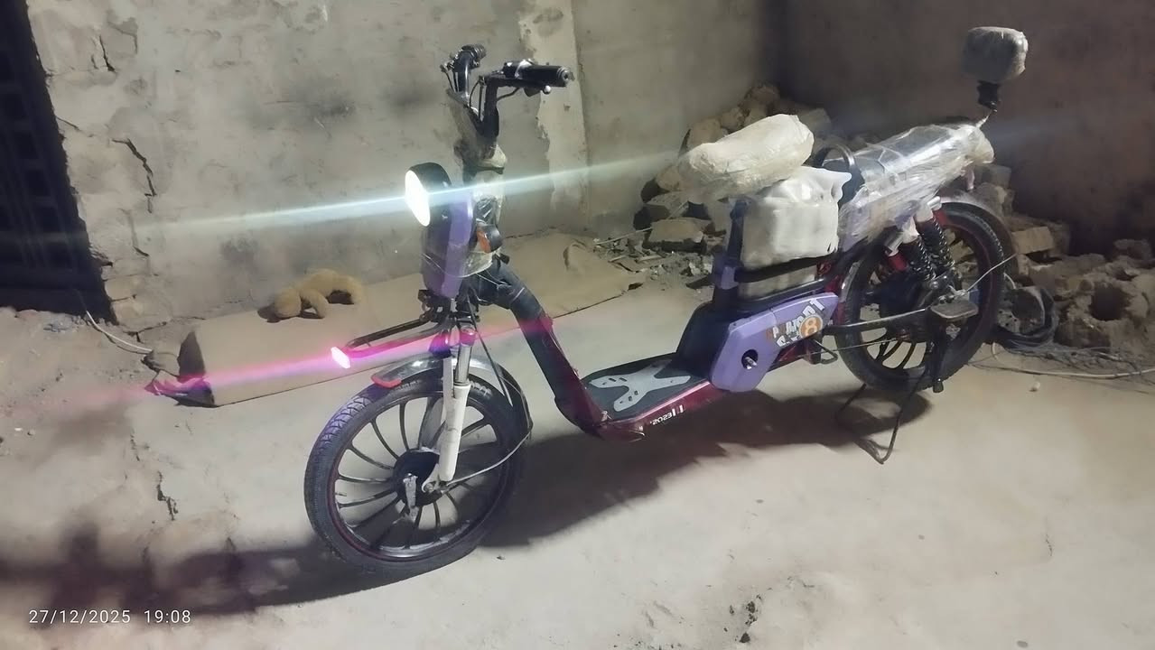 السلام عليكم  باسكل شحن للبيع الباسكل عوزا تعديلات مثل البريك المامي بس واير ولوراني هم بس واير ملاحضه بسيطه الشاشه مال عداد بس العداد مايشتغل ولباقي كلا شغال البطاريات ليثيوم قويات ولملف جديد هوا ولويالا ولايت ناصي عالي اشاير الباسكل نضيف ابدلا ضفيرا وسريع حيل................السعر 200 وبي مجال قليل مكاني كربلاء حي الرباب قرب صيطرت البراهيميا...... للستفسار علا هذا الرقم.... ***********
