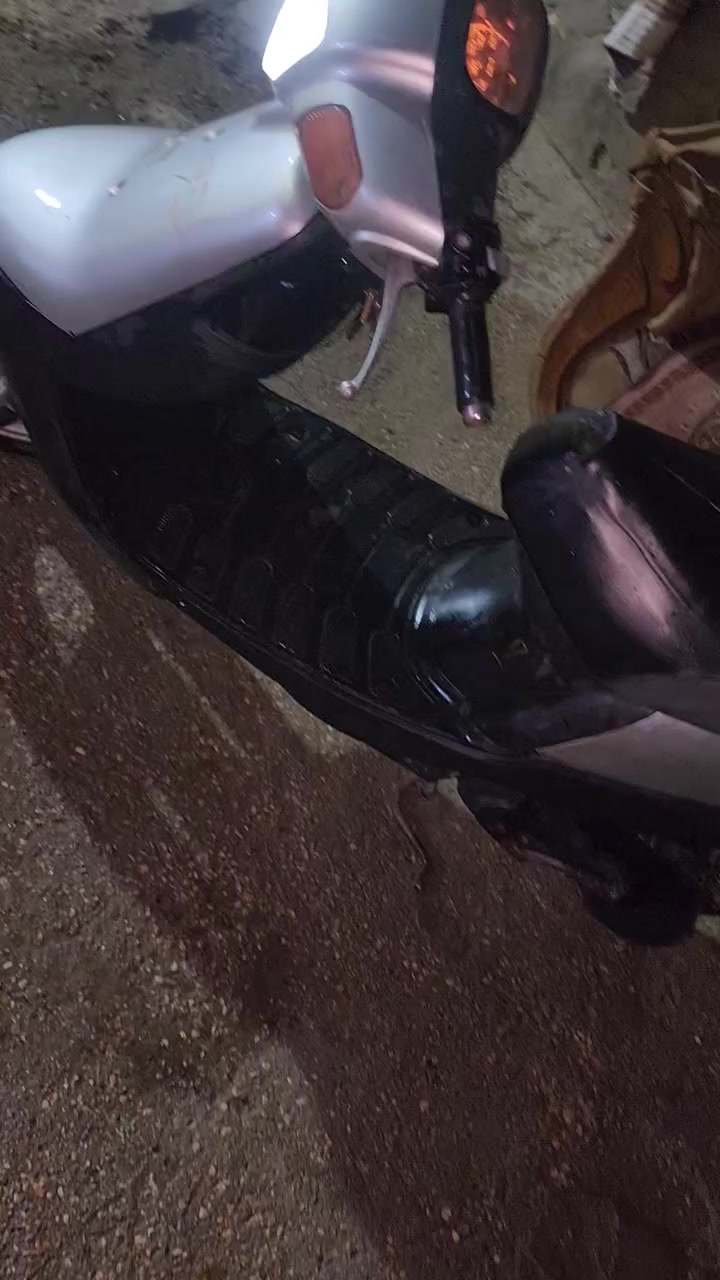 السلام عليكم دراجه بطه للبيع شوفت عينك شغاله هندر سلف كهربائيات  كلها شغاله تجي تشوفها يلا تأخذها السعر ٢٢٥ وبيها مجال بسيط الاتصال
***********
