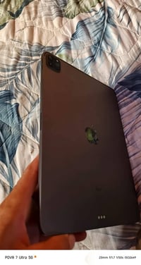 اسلام عليكم ايباد11برو M1ذاكره128 بطاريه 82 سعر 575 وبيه مجال بسيط 078...