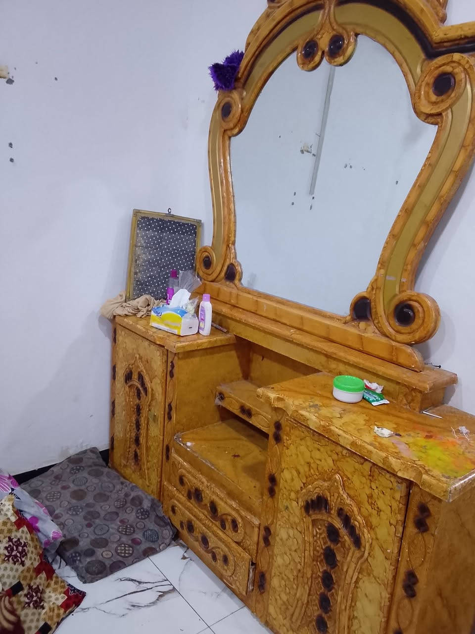 غرفه خشب سعره 350عنوانه كرمه علي شراي يراسل خاص ورقم بي وتساب ***********
