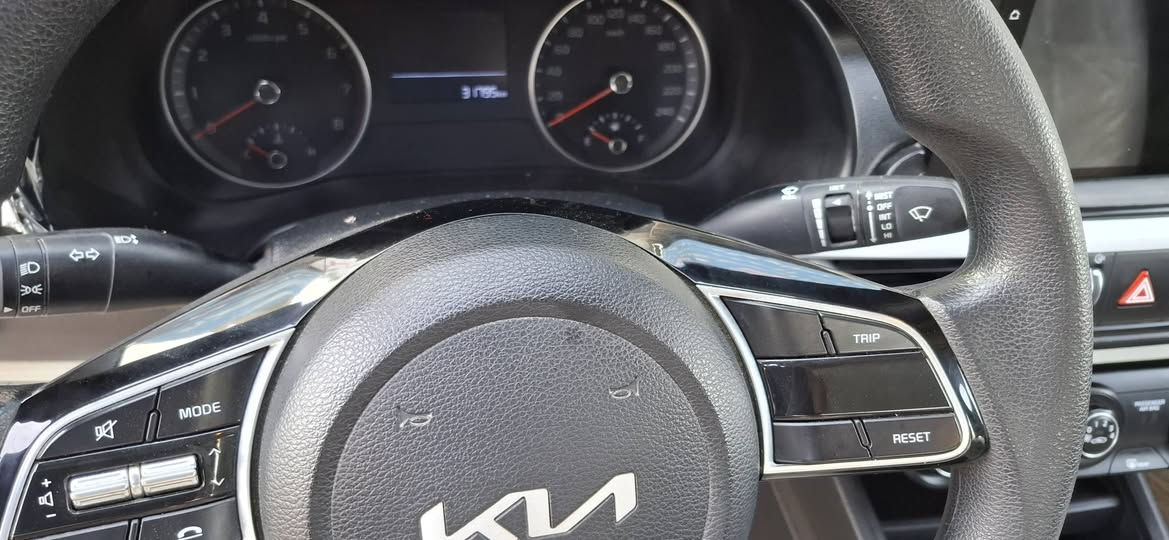 بسم الله . سيراتو خليجي موديل 24 محرك 1600 نص مواصفات رقم بغداد سياره بفضل الله بالكارتون والصور تحكم كفاله عامه من الرقم للرقم ماشيه 31 الف معروفه مواصفاته داخل لونين حساس خلفي فول تحكم مغلفه ارضيه جلد درجه اولى شاشه كاميرا مكانه سماوه المركز استفسار *********** وبي وات ساب
