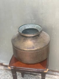 طنجيرة مال حليب نحاس أحمر قديم نضافة تامة إرتفاع 30سم عرض القاعدة 33سم...