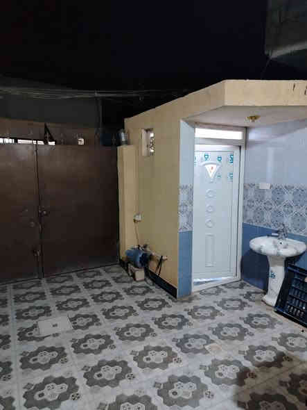 دار للبيع مساحة 150 متر زراعي قرار 25 خدمات كاملة تبليط مجاري كهرباء وماء موقع بهرز منطقة جرف الملح قرب مدرسة النورق طابق واحد يتكون من غرفتين وصالة وستقبال ومطبخ وصحيات وكراج وحديقة سعر 88 بي مجال استفسار ***********
