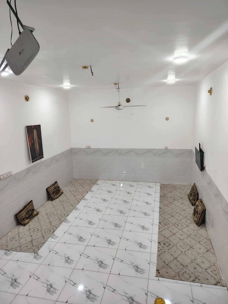 يالله بيت البيع المساحه 200متر مجمع بيتي الثاني تبليط باب فتوح على شارع 60مقابيل مجمع السطان طابقين 4غرف نوم السعر خاص ***********وتساب
تصال ***********
