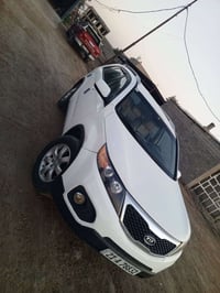 سورنتو لبيع 11 سيارة محرك 4 7راكب بيه 3قطع صبغ ابيع مستعجل 07802521646...