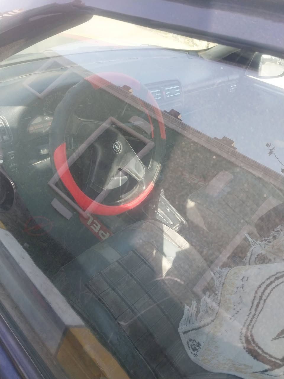 سلام عليكم اوبل فكتره 95محرك 2000 كير اوتو تبريد بلادي للبيع او مراوس
***********
