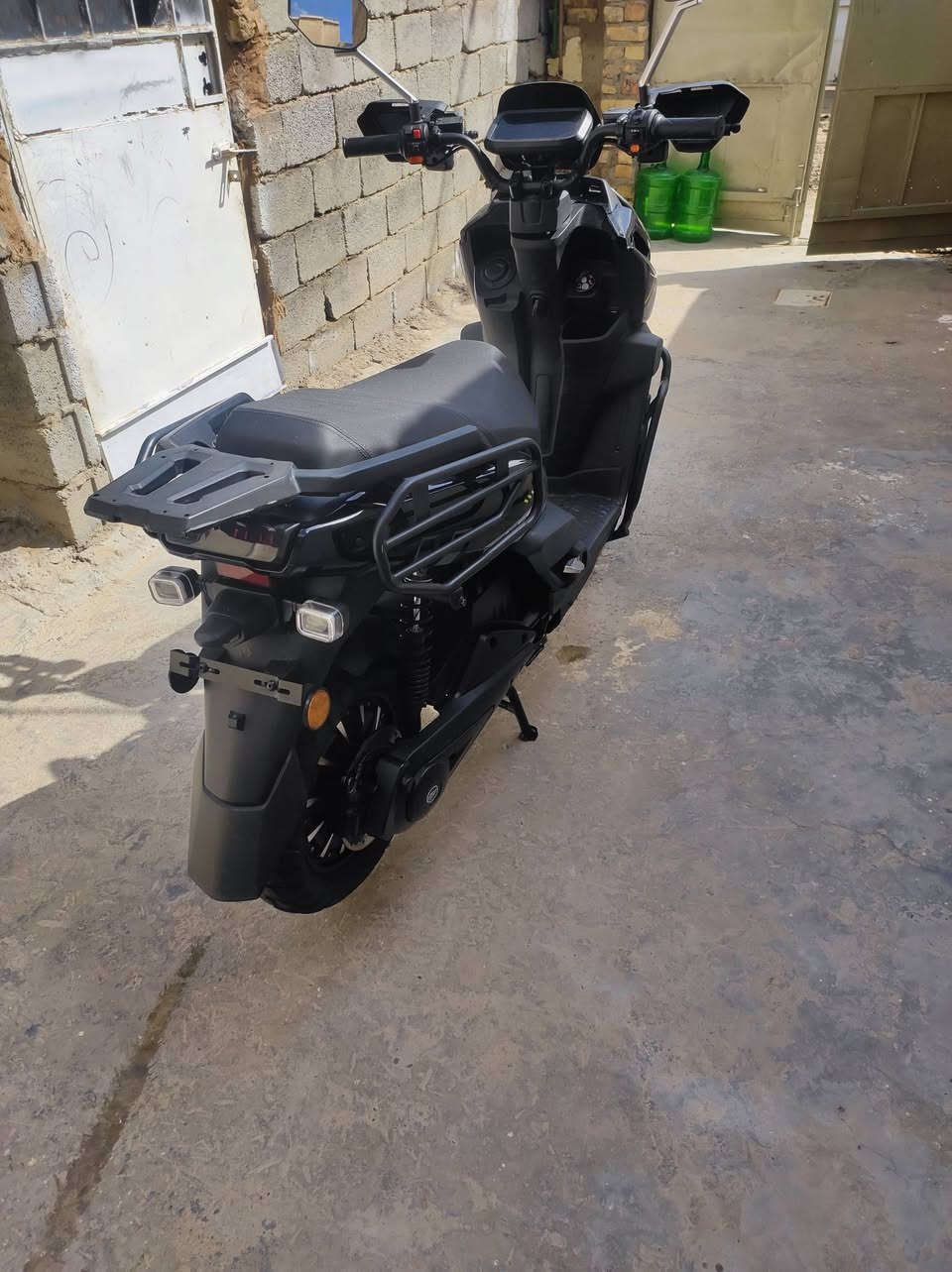 سلام عليكم دراجه اباجي جبلي دراجه مستخدمه سبوع واحد مابيها اي نقص خير من الله دراجه مكفوله مابيها اي ضرر السعر مليون و200 وبيها مجال بسيط ***********
