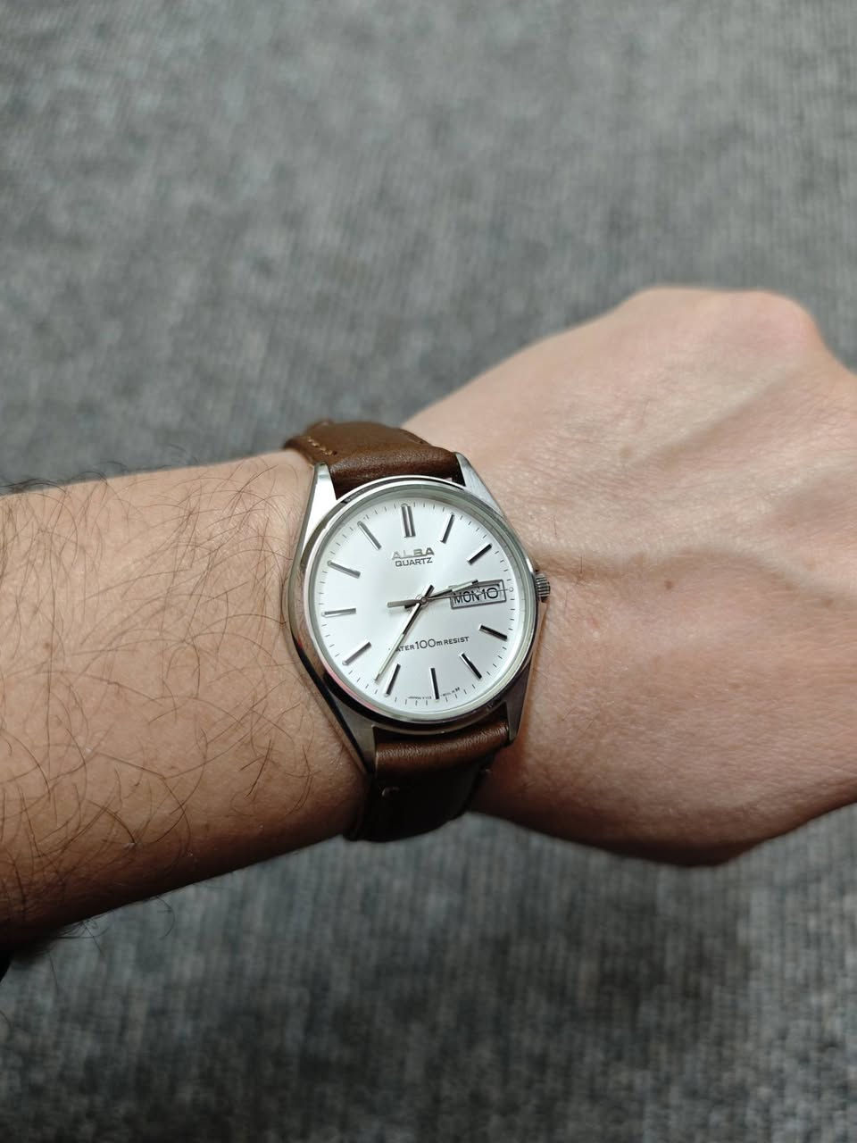 سلام علیکم. 
ساعە سایکو البا یابانی اصلی للبیع.  باتری. فنتج قدیم. ستنلس ستیل. منفذ یومی و اسبوعی. نضیف جدا. شغال مضبوط. قطر 36 مع زمبلک. ساعە رسمیە جدا حلوە. سعر 55 الف.


**إذا كنت صاحب هذا الإعلان وتريد حذفه لأي سبب، رجاءا أرسل رسالة إلى الدعم الفني**