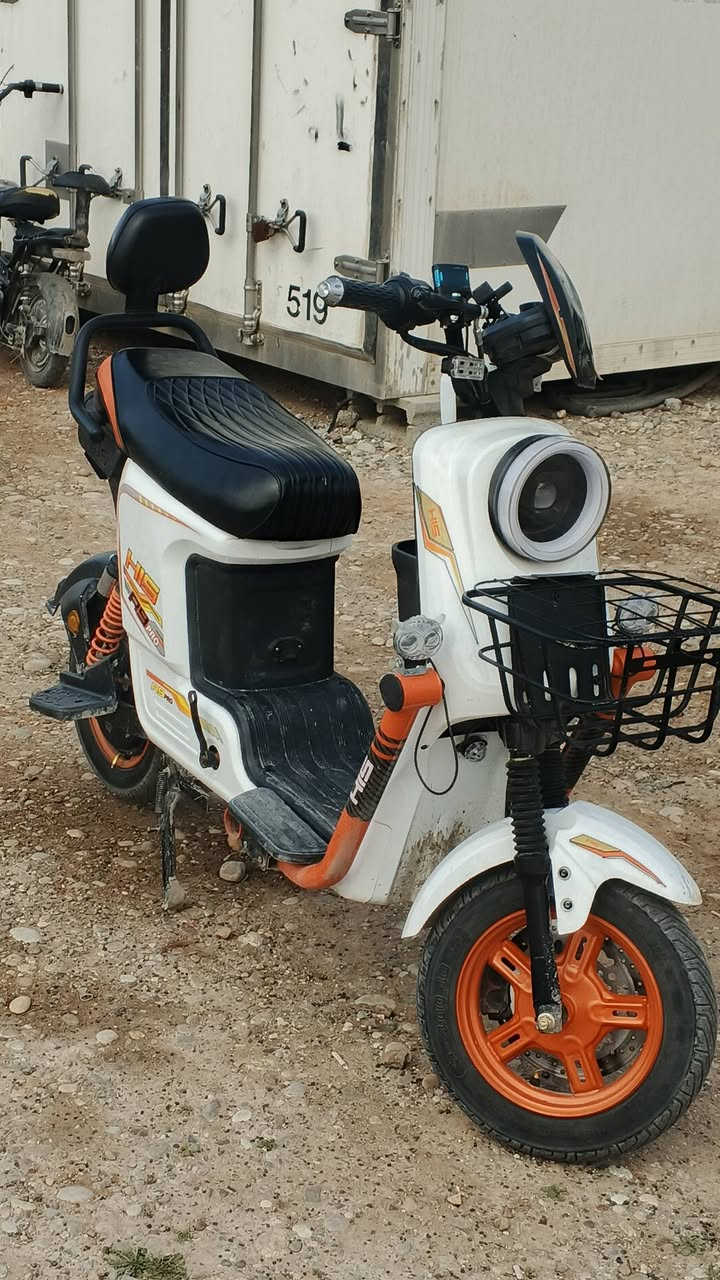 سلام عليكم اخوان عدنا هذا دراجة شحن R9bro كهربايات كله شغال فقط بصمه مايشتغل سعرر 480وبي مجال قليل 
***********
