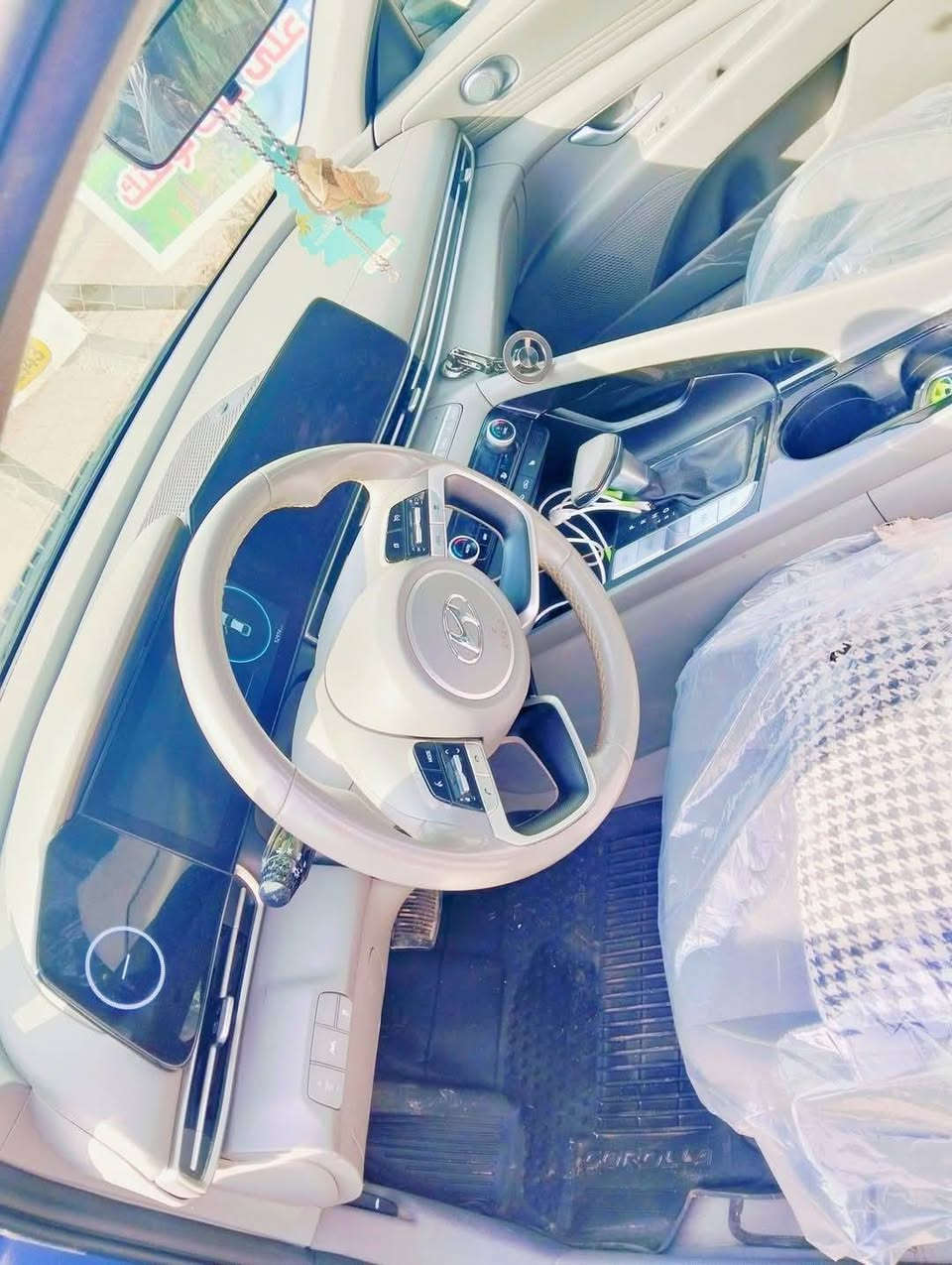 السلام عليكم ((للبيع فقط بدون مراوس))
هيونداي النترا 2023 SEL لون ازرق ( چويتي ) فووول مواصفات مكينه 2000 دووش المرغوب 
السياره حادث جاملغات خلفيه وحوض مبدلات بدون ايرباك 
مواصفات 
فتحه /بصمه /شاشه ديجتال متصله / هاندبريك بصمه / اوتوهولد / داخل 12 لون /رادارت 360 درجه /تشغيل عن بعد /نظام الترحيب الصوتي /4 وضعيات قياده /كشنات تدفئه / شاحن وايرلس / 

السعر 155 وبيها مجال 
مكان السياره بغداد 
للاستفسار ***********
