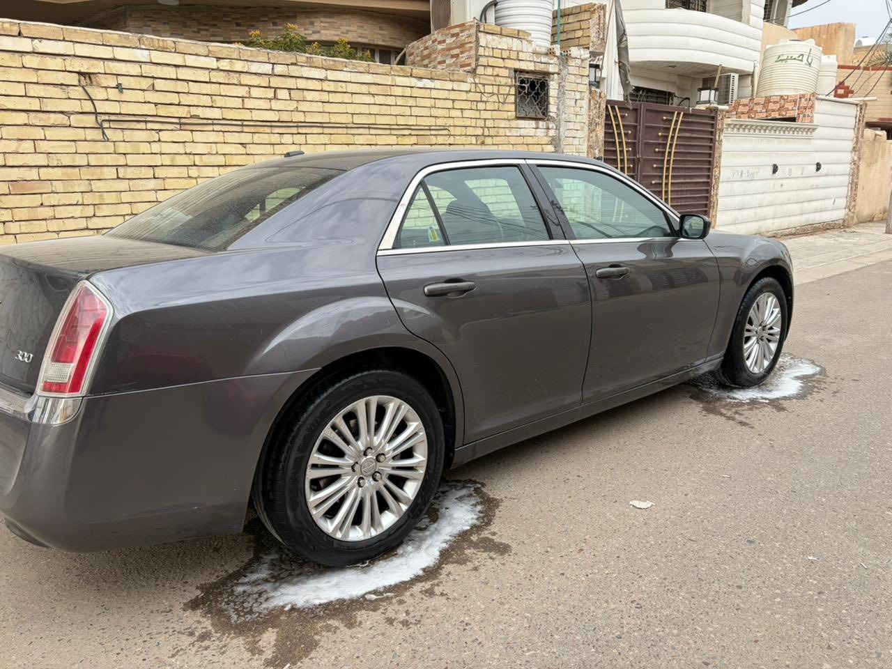 السلام عليكم
من رخصة الادمن 
اوباما 2014 للبيع 
فور ويل ملغي 
السيارة بيهة جاملغ وبنيد مبدلات نفس لون 
بلاديات وبيهة بارد بالجاملغ الخلفي ع كد شبر
السياره ما بيهه نقص كامله 
رقم بصره بأسمي 
مكان السياره كربلاء 
السعر 168 بيهه مجال قليل 
للاستفسار اكثر 
***********
