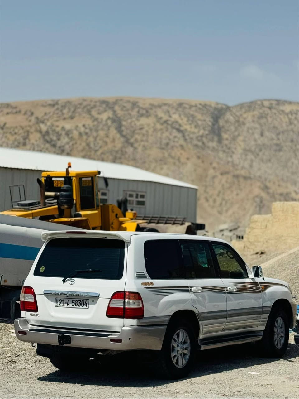 لاندكروزر2006  gxrسيارة جاهزة من كلشي رقم سلێمانی المكان دربندیخان   كله مكفول تبريد تلث قطع ثلاجه سيارة سياره كلش حلوه داخلها جدا  رقم الهاتف ***********
