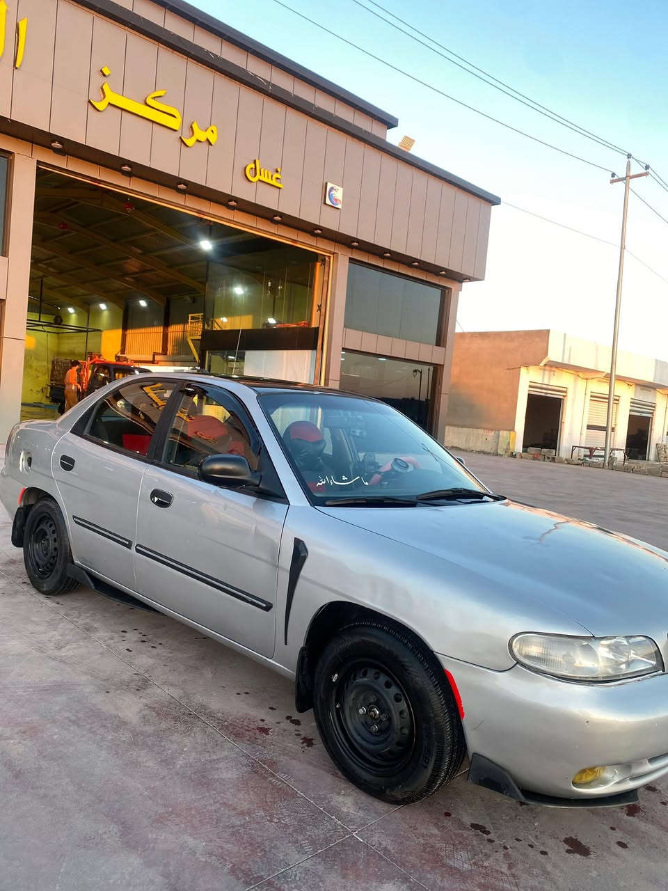 السلام عليكم ورحمة الله وبركاته 
للبيع او مراوس السعر ٣٥$
دايو نوبيرا موديل ١٩٩٧ 
رقم سليمانية تحويل او وكالة ثاني يوم 
المواصفات : 
تبريد ثلج 
تدفئة نار 
محرك ١.٦ المرغوب 
سنتر لك قفل مركزي 
كاميرا دواره 
شاشة ايباد 
ام بي فاير 
لايت زنون شمسي ناصي عالي منضومة 
كهربائياتها شركة بدون نقص
كشنات مغلفة جلد وقماش احمر + اسود 
مكان السيارة تكريت حي الزهور
رقمي للاستفسار  ***********
