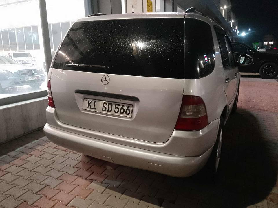 مارسيدس ML مؤديل ٢٠٠٣مةكينة٣٢٠ ڤي مةرغوب قةپات مواسةفات سلايت كوشين كارةبا هيتةر جلد شاشة ئايپاد ABS لايت ليدو عةدةسة تةبريد سارد گةرم بةشةرت ئالو گؤريش دةكةم لةسةر دل گرتن نرخي ٥٢وةرةقة *********** أربيل, العراق
