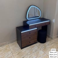 ميز تواليت • تسريحة