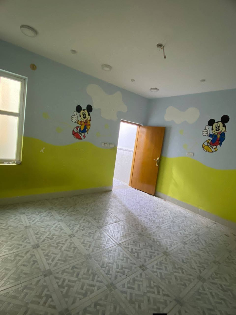 بيت للايجار حي الوفاء دور الاساتذه 100 م
طابقين 3 غرف نوم استقبال هول
مطبخ 2 حمام

400 الف
التواصل الاتصال على الرقم
***********/ ابو عباس الخزعلي 
 ‭
