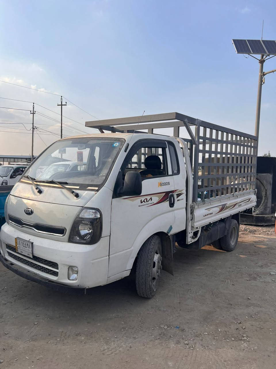 السلام عليكم كيا حمل 2015 سياره جاهزه من كلشي محجر تحويره تانكي 120لتر لسياره بيها باب مبدل وبنيد مبدل بدون دواخل مكينتها خير من الله تبريد شغال بيها محجر درجه اولى مكاني حله السعر 120 وبيه مجال التواصل ***********
