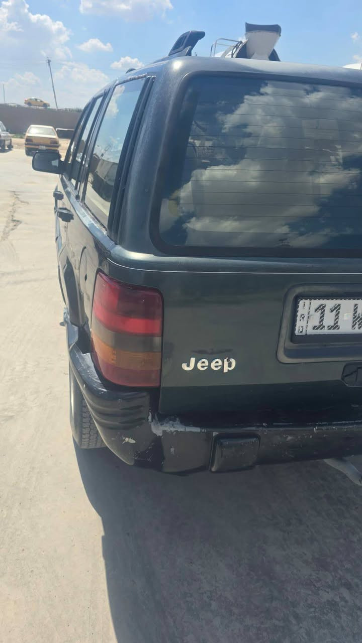 جيب شيروكي. مراوس بتيكوو  ***********
