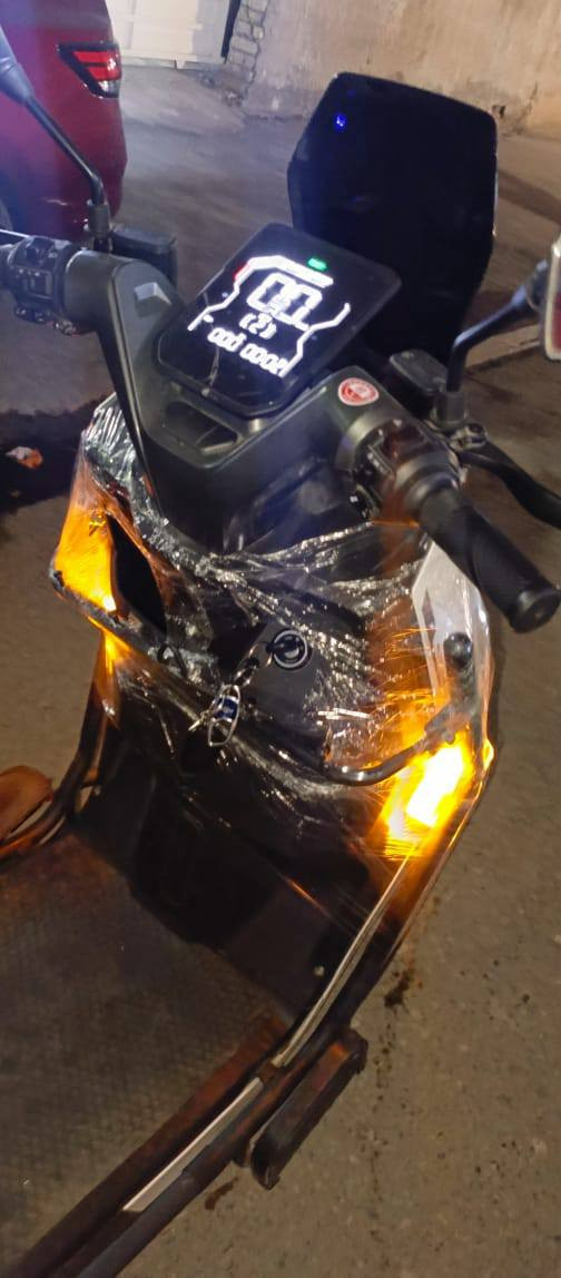 السلام عليكم
دراجة شحن الصاعقة 85
6بطاريات كرافين افضل نوعيه من افضل البطاريات مؤيد طياره يشدهن للدراجات الي يبيعهن وين من افضل النوعيات
الملف 2000
السرعه 72 
دبل اشاره 
بك لايت لكزز ليد 
لايت عالي ناصي 
بريك امامي وخلفي دسك
الدراجه ماشيه 100 كيلو مو 100 الف 
الدراجه موديل 2026
البطاريات مابيه اي خلل ولا منفوخات 
صندوقين مساحة واسعه 
منفذ يو اس بي لشحن التلفون
شاشه ايباد تقره اي خلل يصير بيهه 
3 سرع 
مدرعه بل كامل 
من افضل الدراجات وصانعيهة بدقة بحيث حته مسوين لد للرقم 
بيه جوزة قاطع التيار 
بصمه تشغيل عن بعد
راد قفل 
بيه قفل ستيرن 
 نضام R رجوع للخلف 
نضام البارك 
دراجه بيهه مواصفات خير من الله 
السعر بمليون وبيهه مجال وبيك خير وتدلل 
العنوان بغداد 
واتساب فقط ***********
