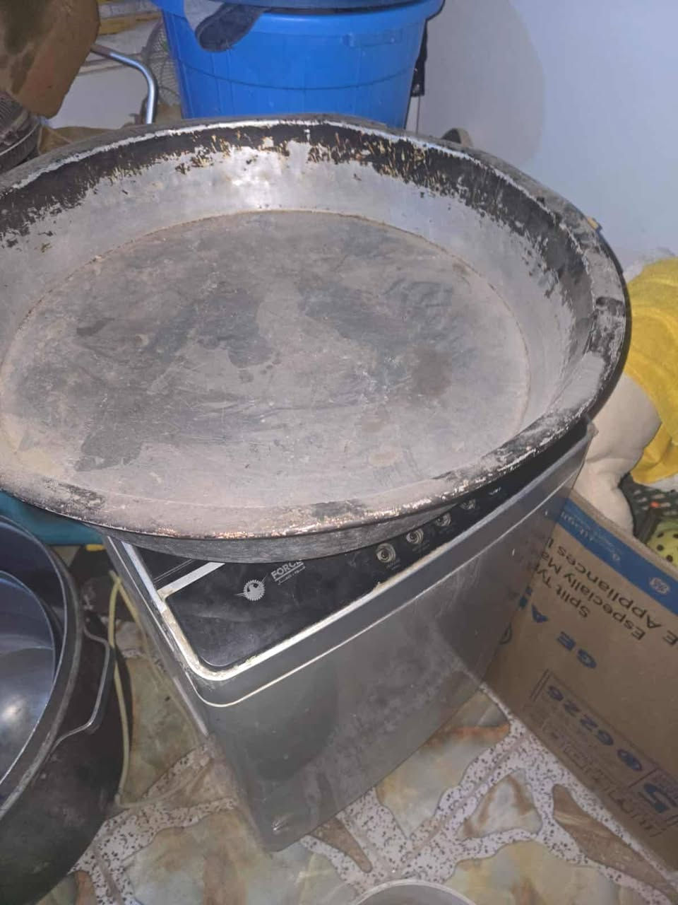 #السعر_لكلي350وبيهن مجال
#مكاني_النجف
طباخ ثنين
كدر كبير وكدر 
كدر وسط 
طاوه تبسي 
جفجير
طخماخ
اتصال ع رقم 📱
***********
