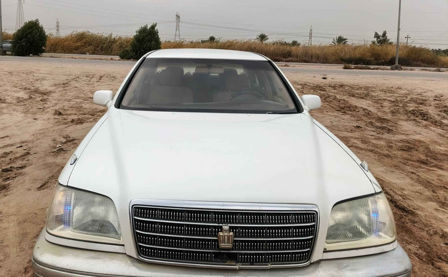 السلام عليكم ورحمه الله
للبيع كراون ملكة.. سياره جاهزة گير مكينه فيفتي شرط تبريد ثلج سبلت دوار تخم تاير جديد غرفه جديده.. 
سعر مناسب جداً 29 
گص جنطه أدوات بيها لوحات فقط 

للاتصال ***********
