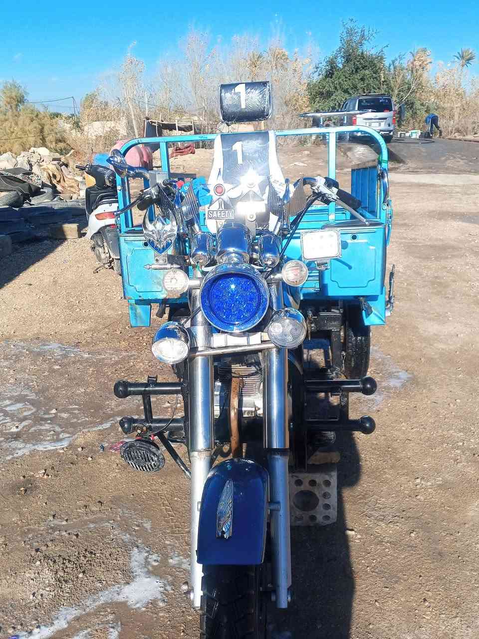 سلام عليكم شباب ستونه البيع اوراق ثاني يوم بسمك ال شراي يجي ابوي وخادم ***********
