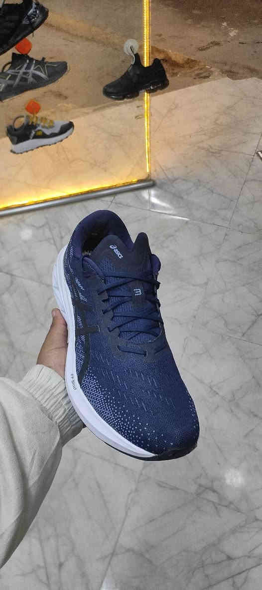 ماركة ازكس 
نظافة 95% صنع فيتنامي اصلي 💯🔥🇪🇺
طركة فوم جلاتين 👌🇪🇺
قياس 45
السعر35 الف  

 توصيل متوفر لكل المحافظات 🚕 🛵 ب5 الف فقط 

للحجز خاص أو واتساب ***********
