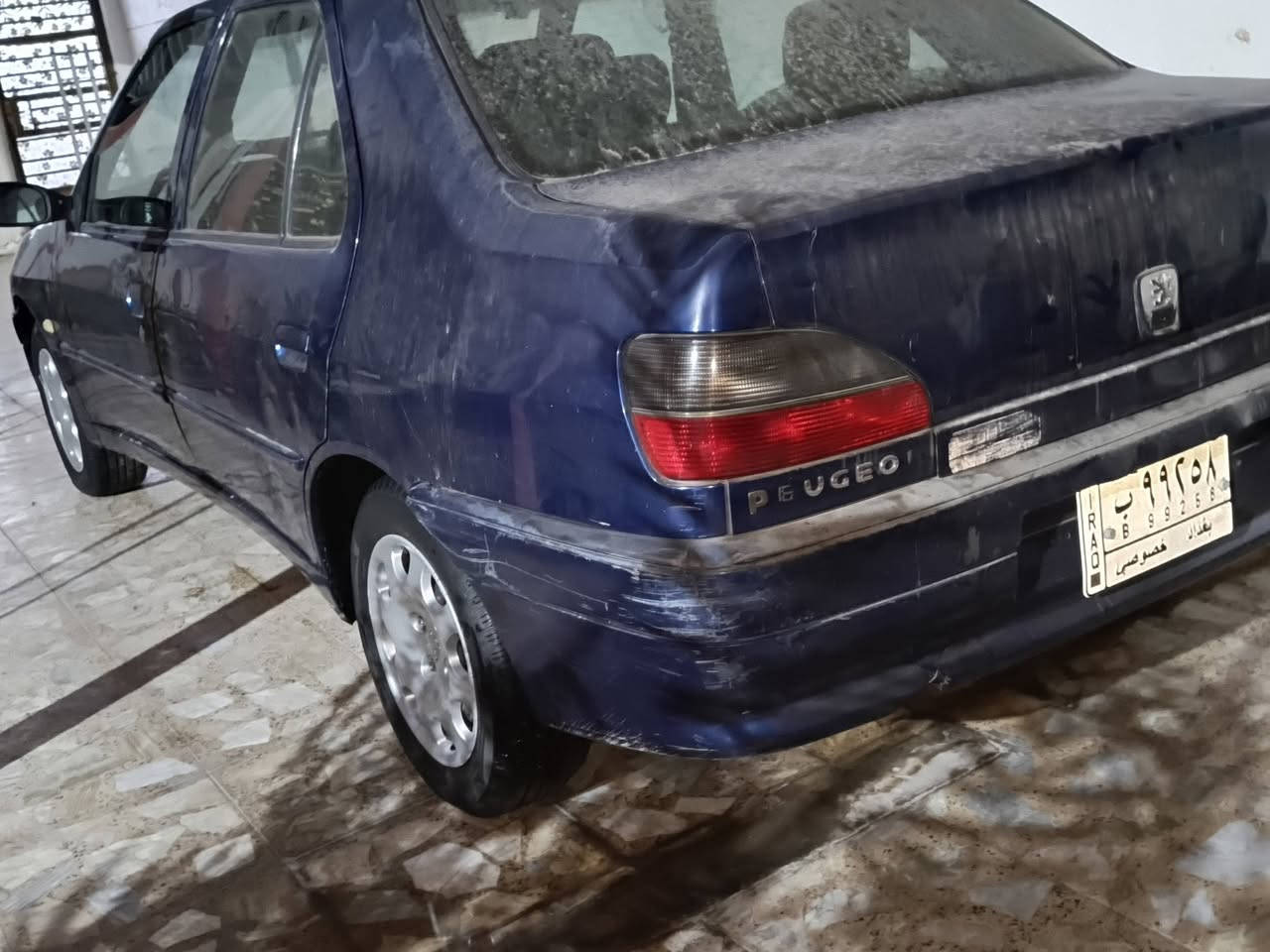 السلام عليكم بيجو 2002 سيارة محرك كير جديد صدر جديد سياره فقط جراد بنيد و صندوق  دواخل جداد تخم تاير سعر 50 وبي مجال العنوان بغداد جرف النداف ترايك وين متريد سيارة مال جني ***********
